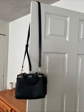 Guess crossbody bag
